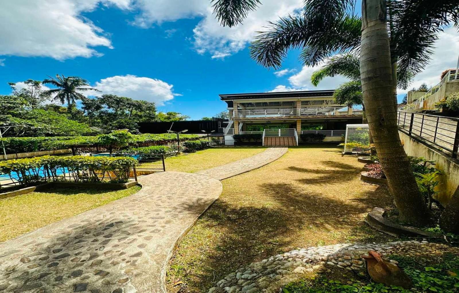 Oyo 1067 Villa Sofia At Silang 따가이따이 외부 사진